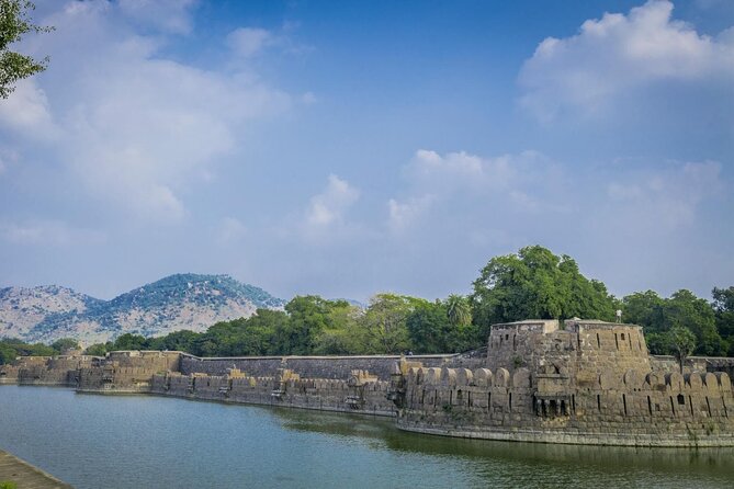 Sacred Temple Tour: Chennai to Tiruvannamalai & Golden Temple - Entrance Fees & Lunch Options