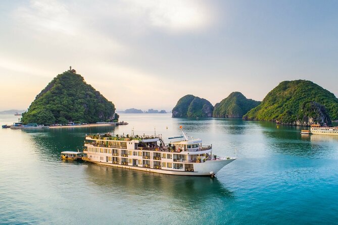 2D/1N at 5 STAR CRUISES: Transfer,Meals, Cave, Island & Beach - Limousine Bus Transfer