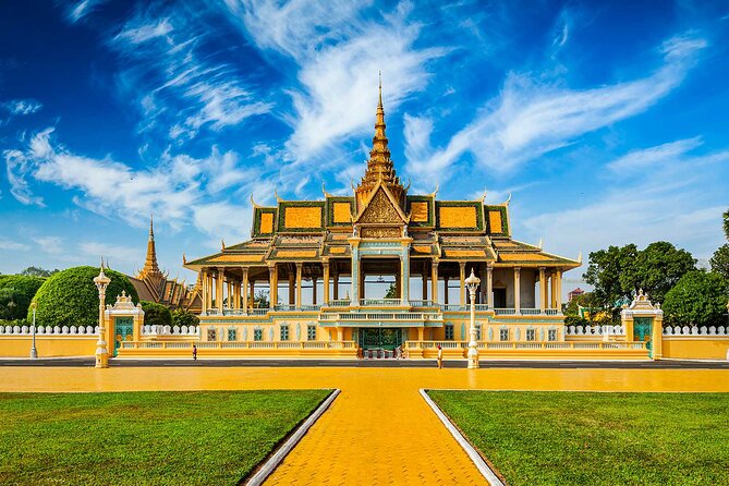 9 Days Private Tour Highlights of Cambodia Angkor Wat and Laos - Day 4: Exploring Angkor Wat