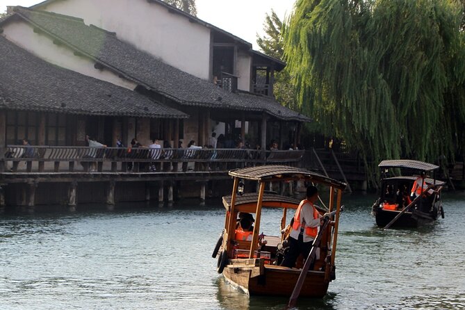A Canal-Faring Journey in Wuzhen - Leisure Time and Shopping Opportunities