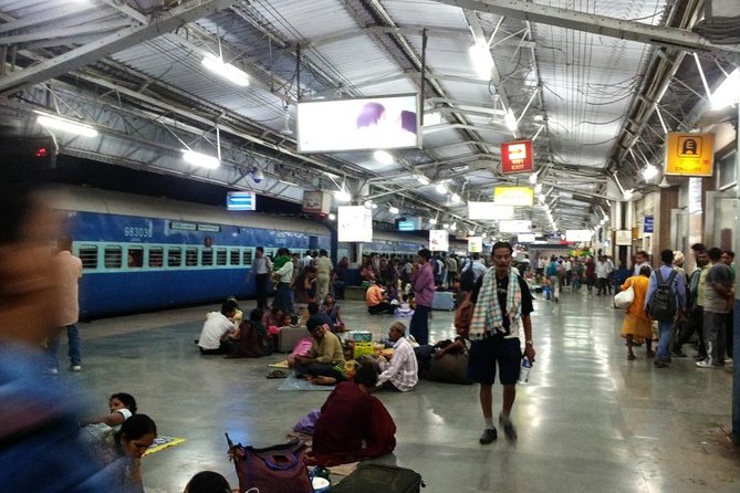 Arrival and Departure Assistance at Agra Railway Station , Bus Stand - Directions