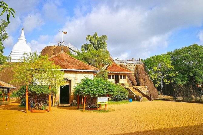 Day Tour to Ancient City of Anuradhapura From Negombo - Pickup Details