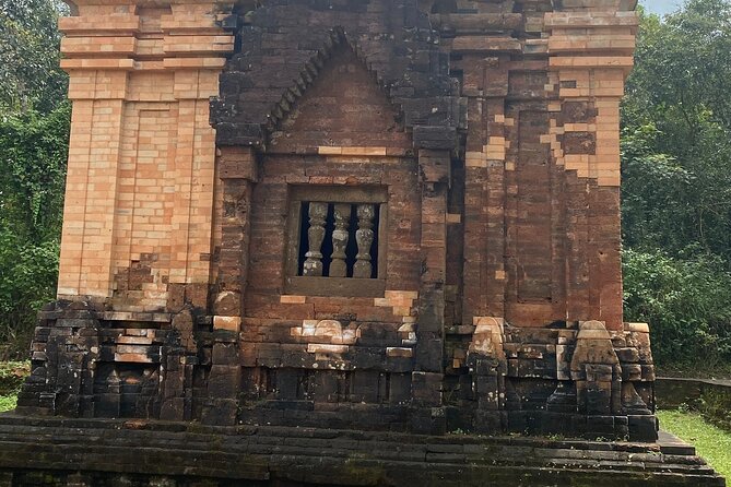 Deluxe Small Group Tour: My Son Holyland & Hoi An River Cruise - Itinerary Highlights