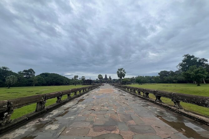 Discover Angkor Small Tour With Sunset - Tour Restrictions