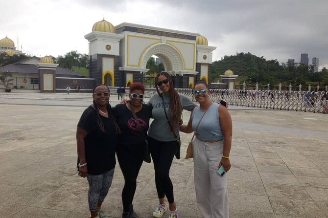 Full-Day Kuala Lumpur Cruise Layover Include Twin Tower Entrance - Operating Hours