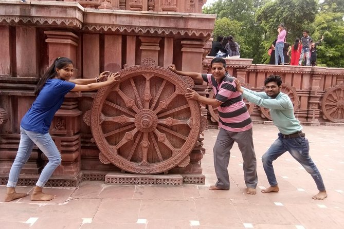 Gwalior City Tour With Gwalior Fort, Jai Vilas Palace & Holy Temples - The Sum Up
