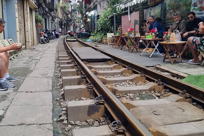 Hanoi Jeep Tour With Sightseeing, Street Food and Train Street - B52 Victory Museum Visit