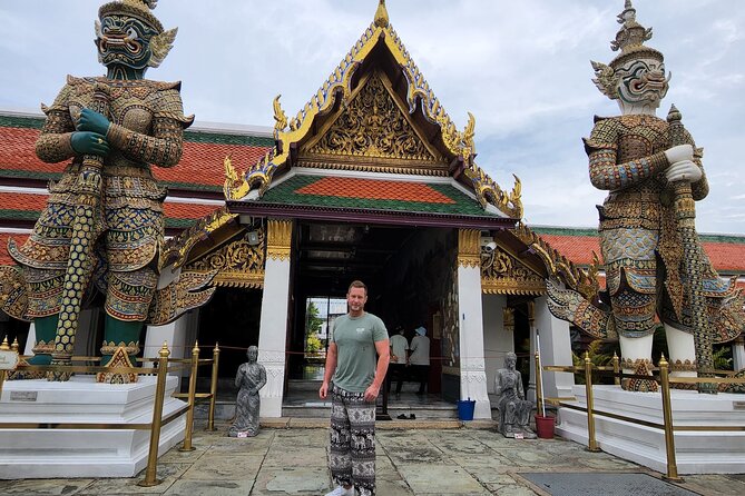 Private Half Day Tour Royal Grand Palace and Bangkok Temples - Private Guide Commentary