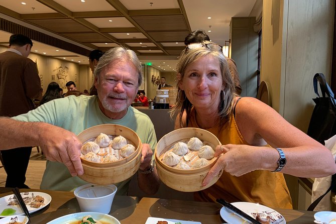 Shanghai VIP River Cruise Experience With Dinner and Guide - Pickup Options