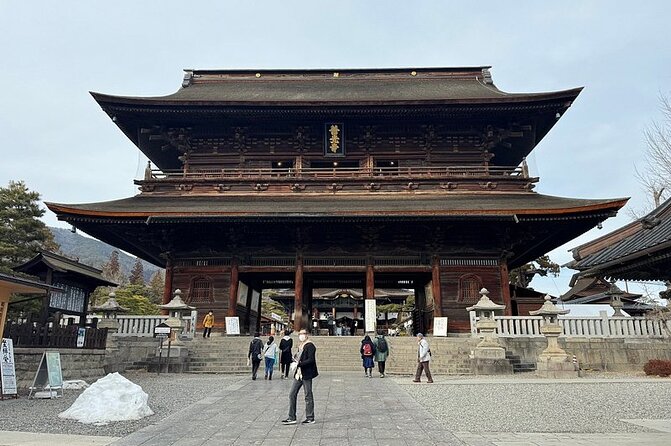 Snow Monkey and Zenkoji Temple Sake in Nagano Full Day Tour - Tour Policies