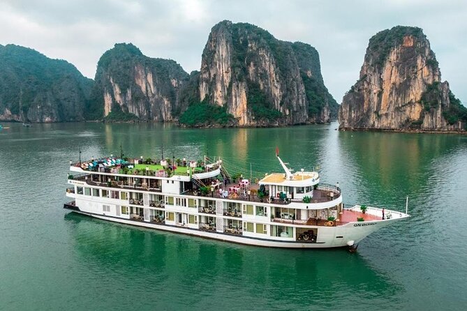 2D/1N at 5 STAR CRUISES: Transfer,Meals, Cave, Island & Beach - Visit Sung Sot Cave