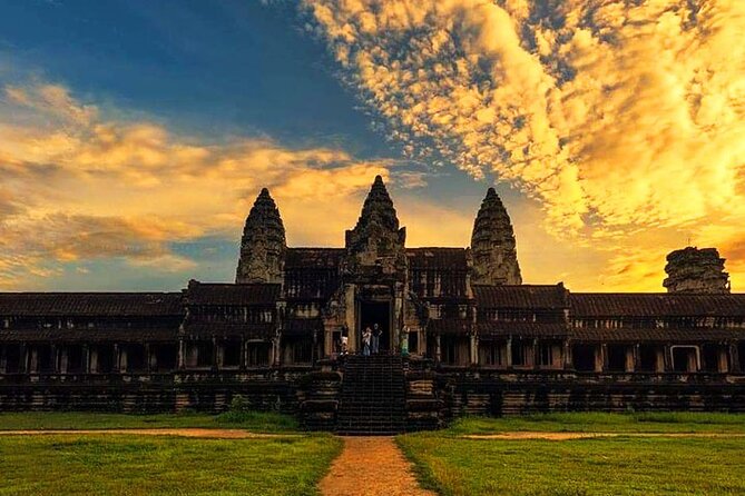 Angkor Wat Tour With Small - Group and Guide Tours - Small-Group Experience