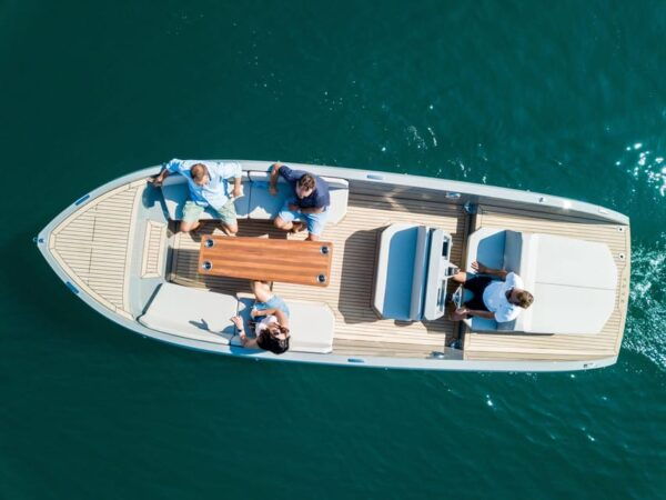 Boat Rental in Santa Maria Di Leuca · Mana 23 (2024) - Recommended Items to Bring