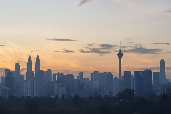 Kuala Lumpur Sunrise Landmarks Tour With Roti Canai & Teh Tarik - Breakfast Highlights