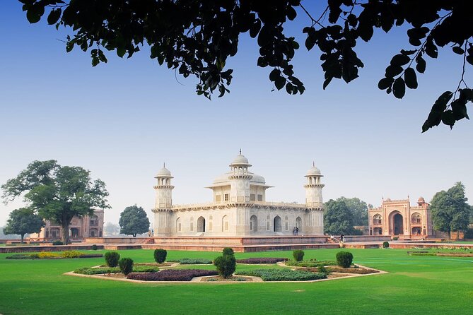 Private Taj Mahal & Agra Fort Tour With Fatehpur Sikri - Fully Vaccinated Staff