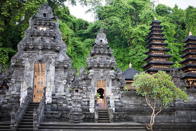 Private Tours East Of Bali Kertagosa And Goa Lawah Temple - Tour Experience