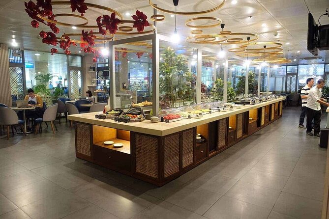 Tan Son Nhat International Airport Business Lounge - The Sum Up