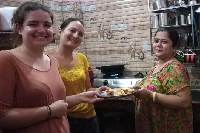 A Vegetarian Cooking Demonstration in Agra (Lunch or Dinner) - Operated by