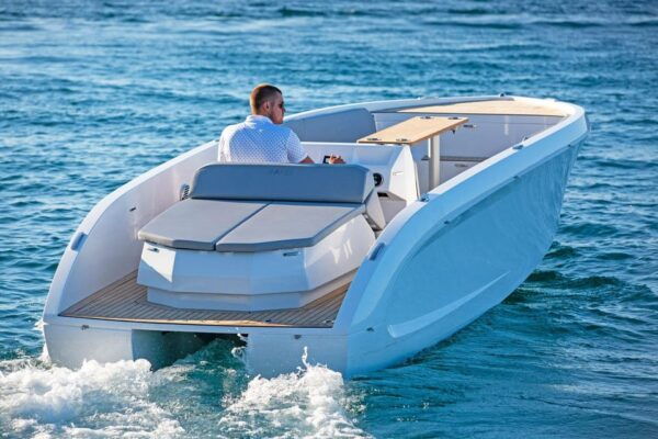 Boat Rental in Santa Maria Di Leuca · Mana 23 (2024) - Frequently Asked Questions