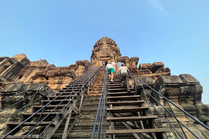 Discover Angkor Small Tour With Sunset - Sunset Experience