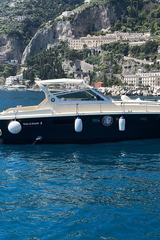 Amalfi Coast: Boat Tour – Positano Capri Views