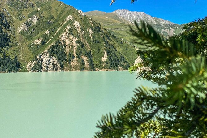 Big Almaty Lake and Falcon Show - Good To Know
