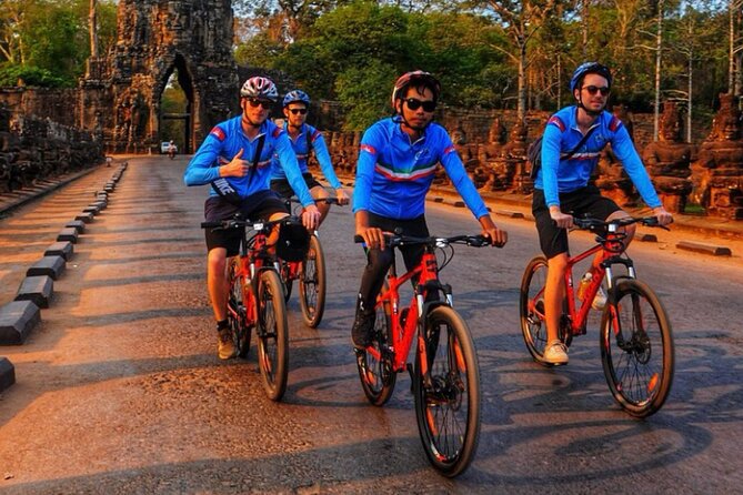Full Day Guided Bike Tour in Angkor Wat and Siem Reap - Good To Know