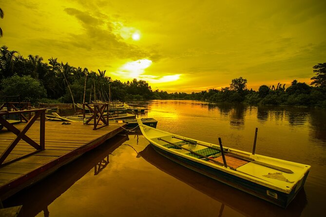 Full-Day Private Boat Ride and Seafood Dinner in Kuala Selangor - Good To Know