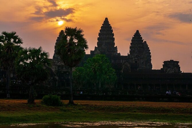 Full Day Tour in Angkor, Siem Reap: Small Circuit and Grand Circuit - Inclusions