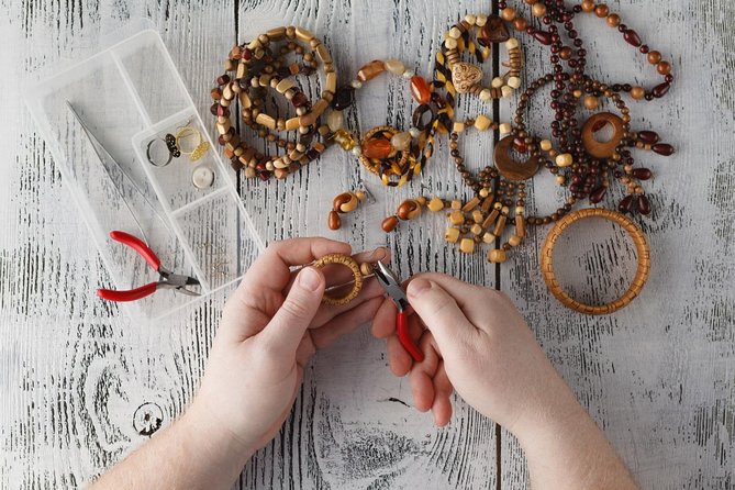 Indian Ethnic and Handmade Jewelry Half-Day Workshop Visit - Good To Know
