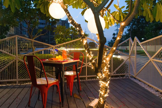 Instagram Photoshoot With Romantic Dinner Date - Candle-Lit Dinner Under Tree - Good To Know