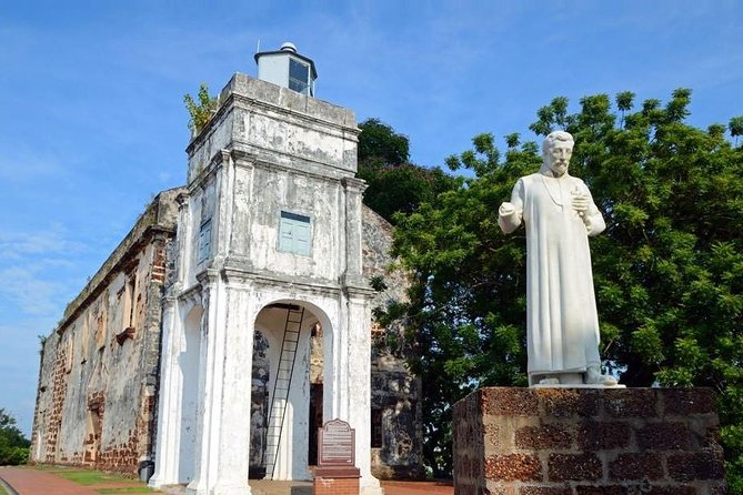 KL Hotels to Singapore Hotels En-route Malacca Heritage Tour - Tour Departure and Transport Details