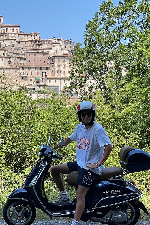Marche: Guided Vespa Tour – The Charming Castles of Arcevia