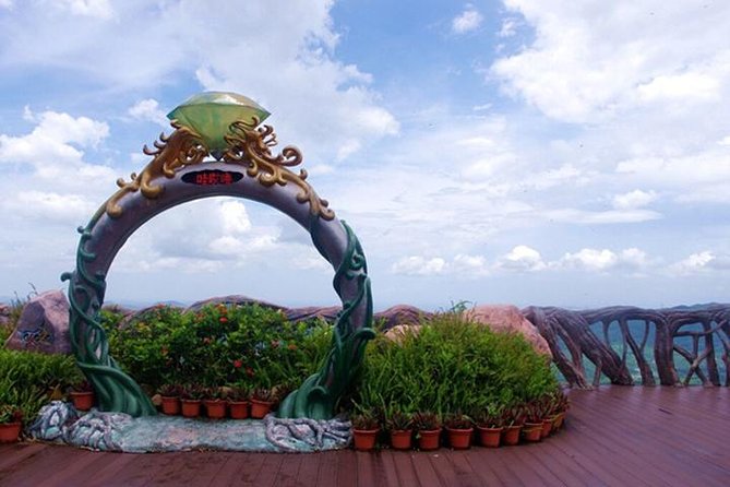 One Day Private Tour of Yanoda Tropical Rain Forest Park and Li Minority Culture Park - Good To Know