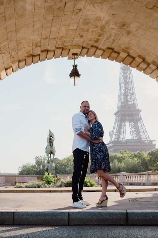 Paris Photographer | Professional Photos at the Eiffel Tower - Professional Photographer Background