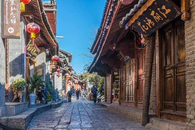 Private Day Tour of Lijiang Old Town, Black Dragon Pool and Dongba Culture - Good To Know