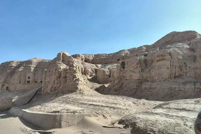 Private Day Tour to Kizil Caves and Tianshan Canyon From Urumqi by Air - Tour Highlights