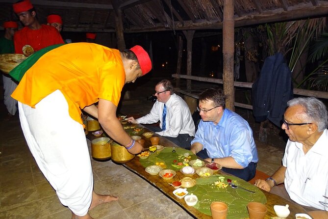 Private Tour of Ahmedabads Nightlife With Traditional Dinner - Good To Know