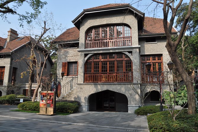 Private Walk Tour in the Glamorous FFC With Garden Houses & Historical Buildings - Good To Know