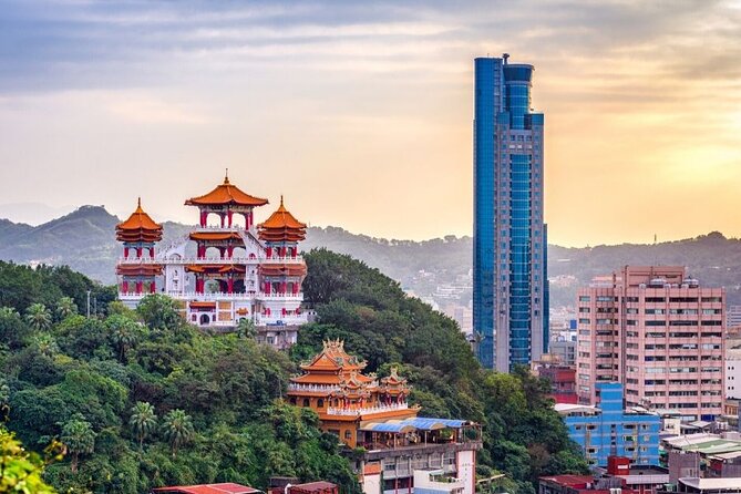 Taipei : Must-See Attractions Walking Tour With A Guide (Private) - Tour Overview