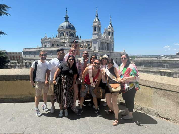 Tuk Tuk Tour With Wine Tasting in Madrid