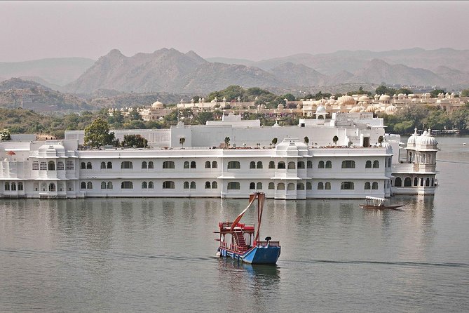 Udaipur Sightseeing and Boat Ride Tour - Tour Overview