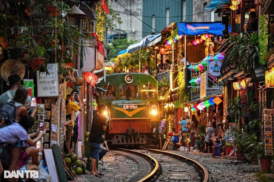 12 Days Through Vietnam | Discover the Most Famous Places - Exploring Hanoi and Halong Bay