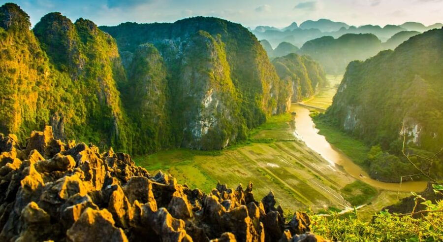 2-Day Ninh Binh: Hoa Lu, Tam Coc, Mua Cave & Cuc Phuong