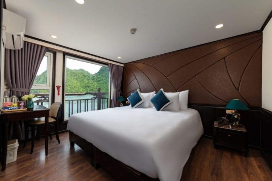 3-Day: Halong Bay 5-Star Cruise Balcony Cabin – Ninh Binh