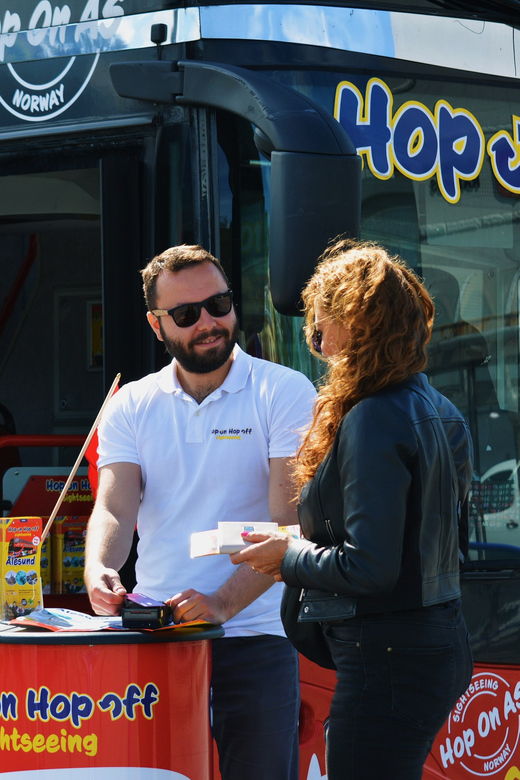 Ålesund: 1-Day Hop-On Hop-Off Sightseeing Bus Ticket