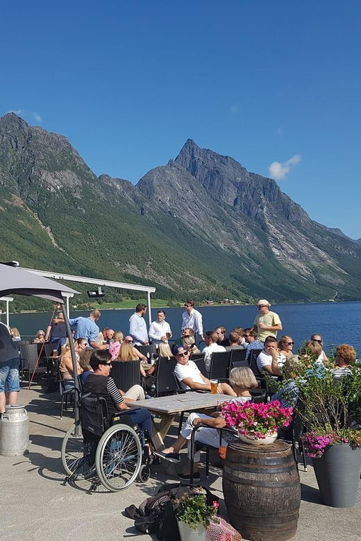 Ålesund-Urke Round Trip (1-Hour Stop in Urke)