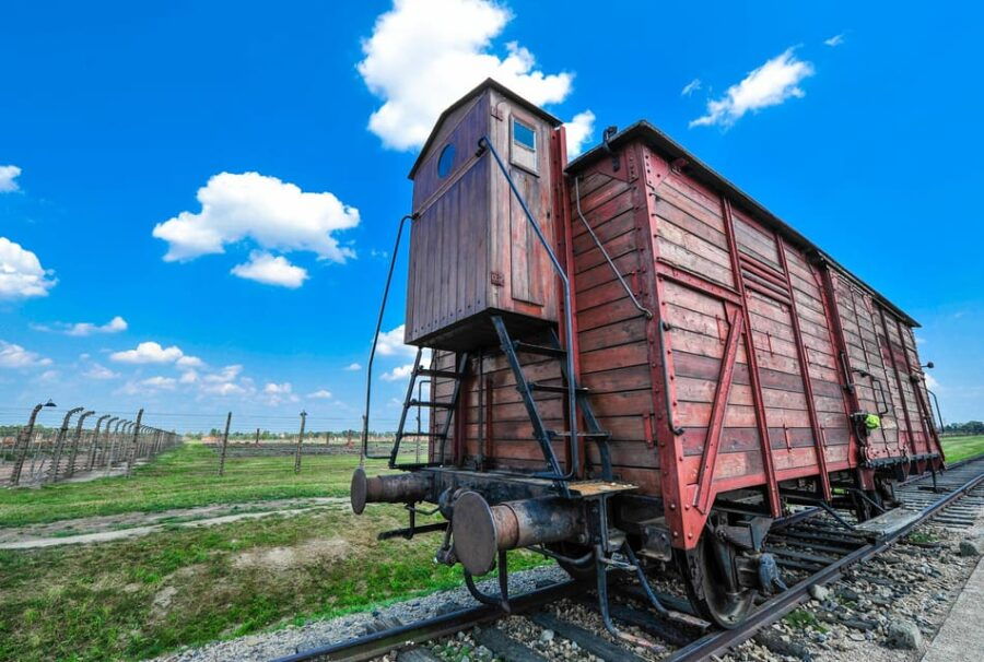 Auschwitz-Birkenau: Guided Tour With Fast Track Ticket - Tour Overview