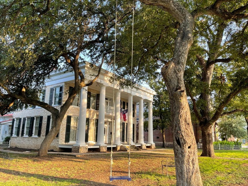Austin: Neill-Cochran House Museum - Museum History
