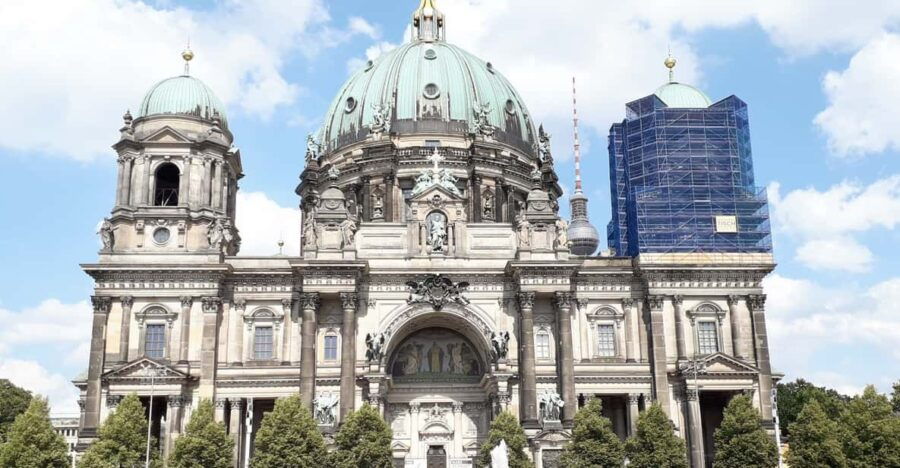 Berlin: Berlin History, Self-guided Tour for Young People